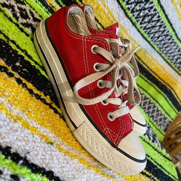 Red Converse All-Star Chuck Taylor Low Top Shoes Youth Size 12 (US) - Picture 6 of 9